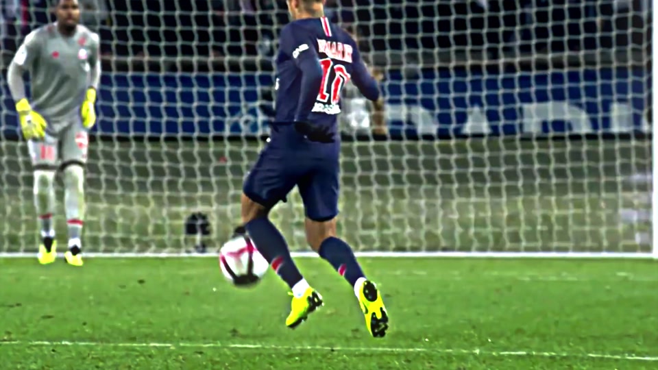 中锋低位背打技巧解析（中锋低位单打要领详解）